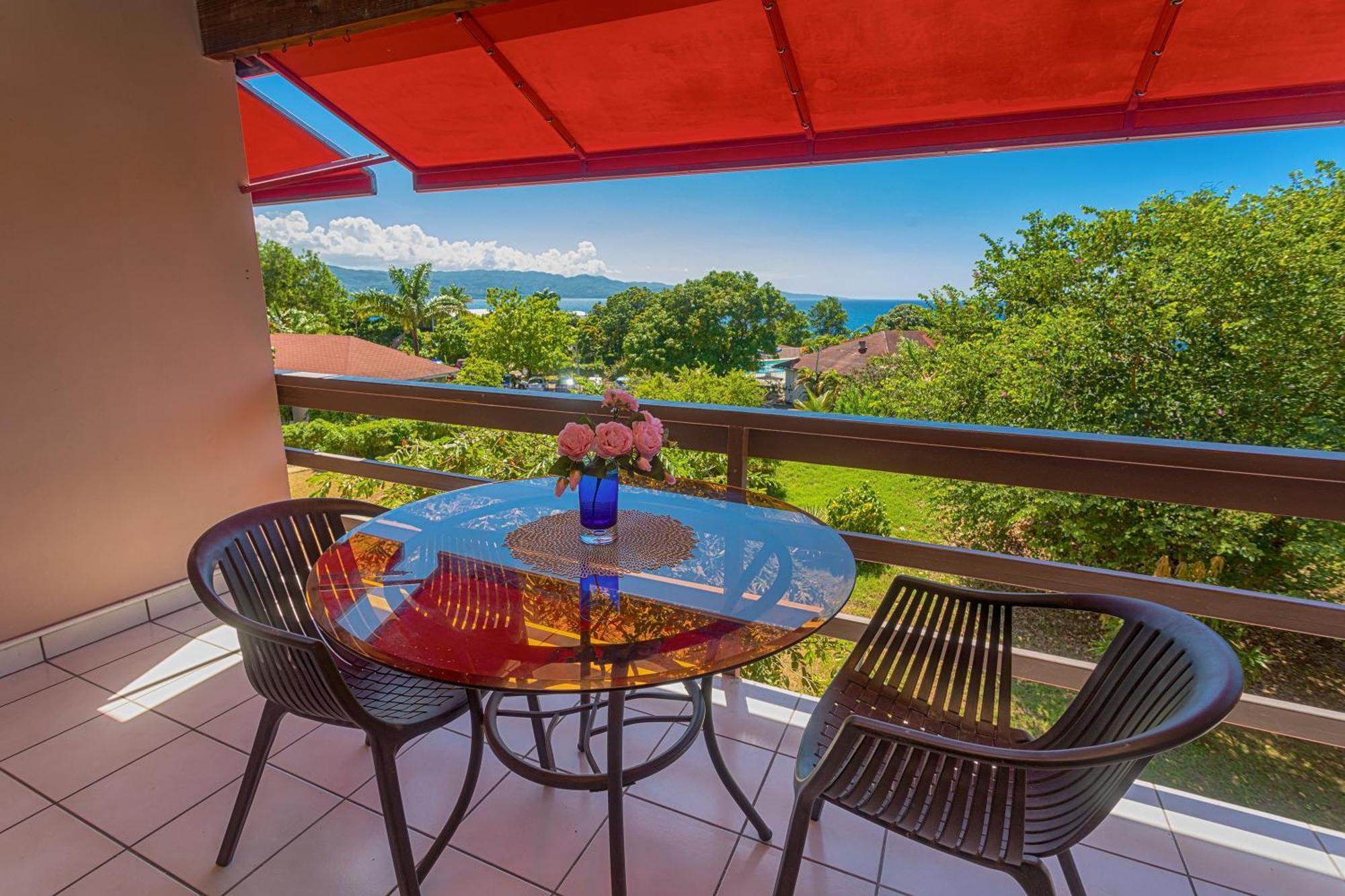 Montego Bay Club Apartments Exteriör bild