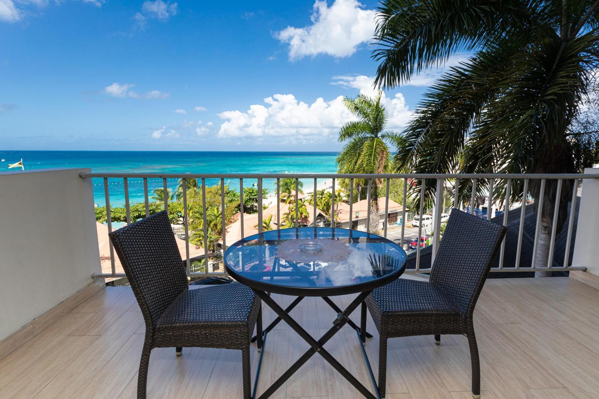 Montego Bay Club Apartments Exteriör bild