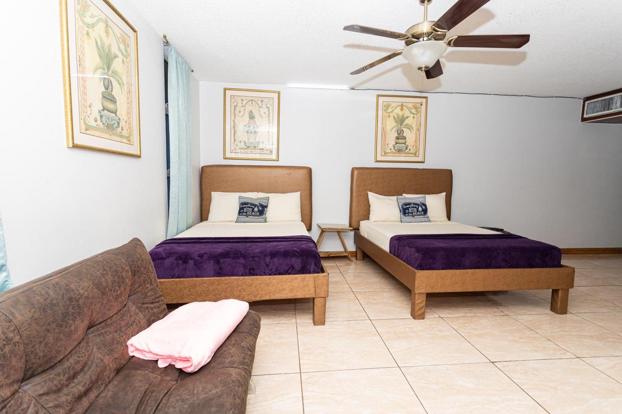 Montego Bay Club Apartments Exteriör bild
