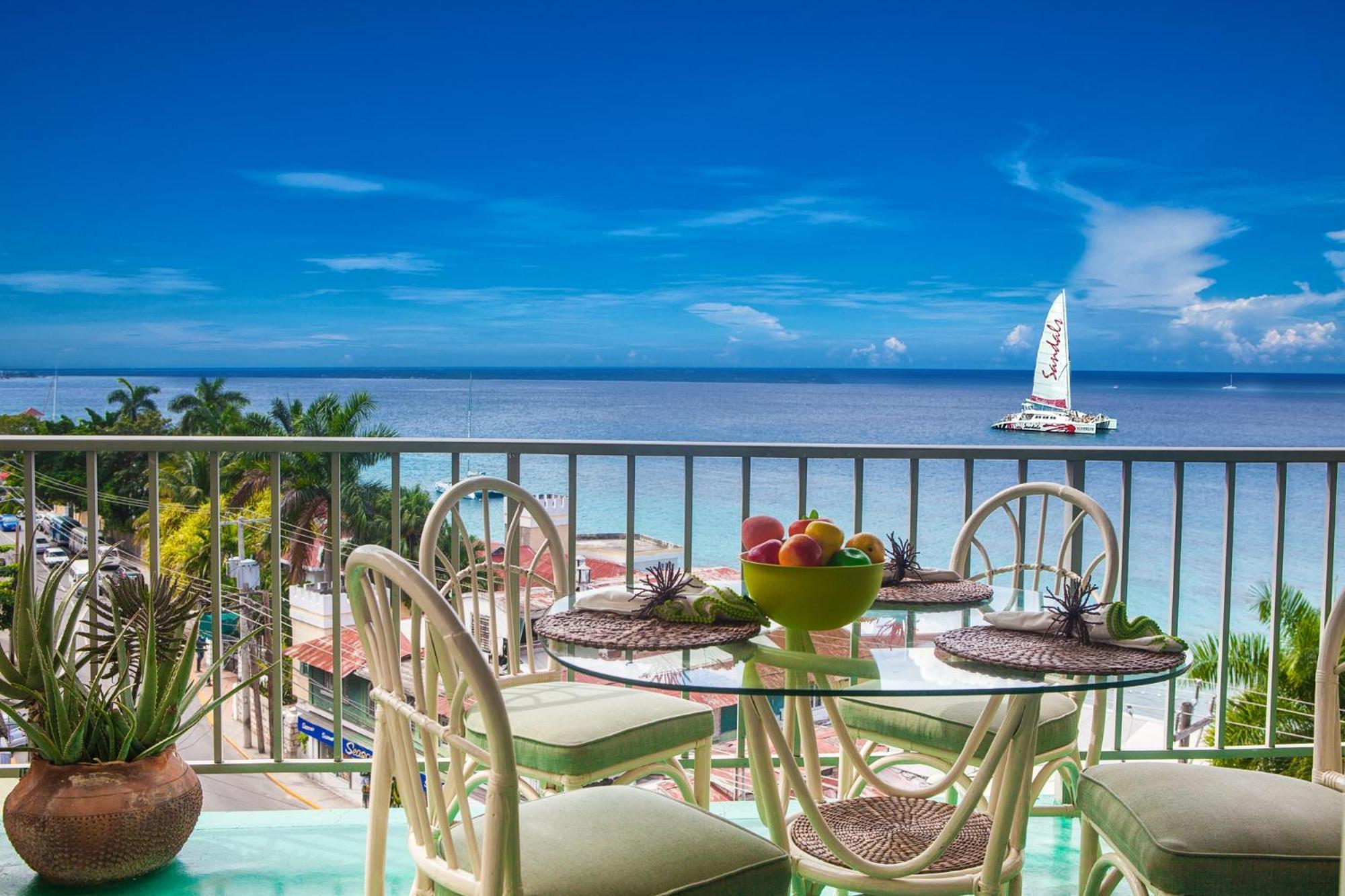 Montego Bay Club Apartments Exteriör bild